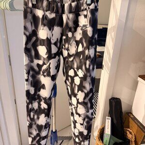 Nike Low Rise Jogger/Leggings